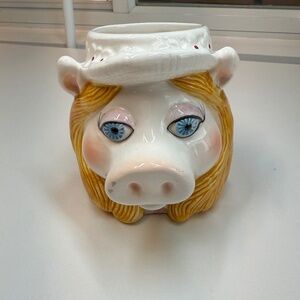 Vintage 1970s Jim Henson Sigma Ceramics Muppet Show Miss Piggy Figural Egg Cup